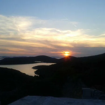 Kornati 别墅 特孔